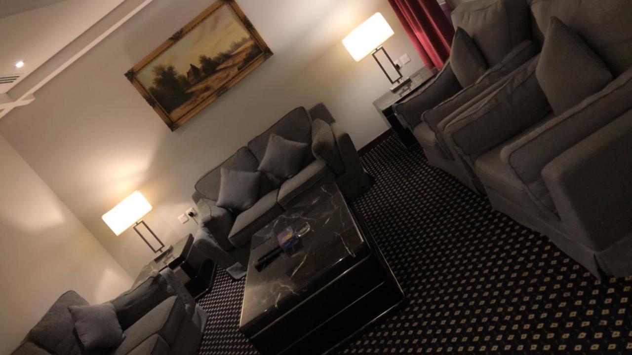 Sixty Three Hotel Suites Rijad Zewnętrze zdjęcie