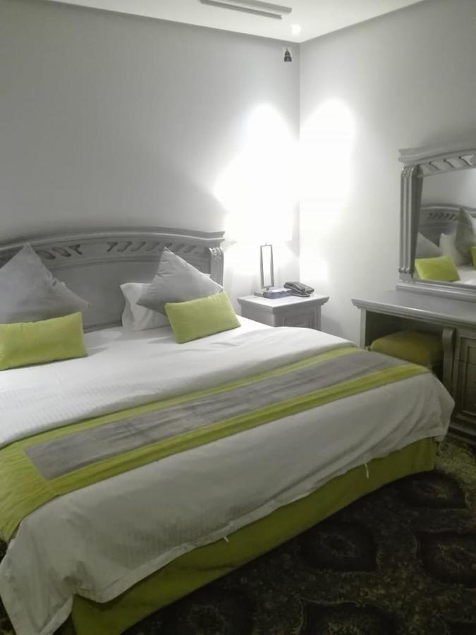 Sixty Three Hotel Suites Rijad Zewnętrze zdjęcie